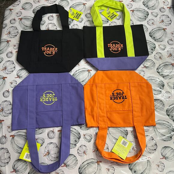 NWT Trader Joe’s Mini Tote Set Of 4 Halloween Trick Or Treat Bags Amazing Color - Picture 2 of 10